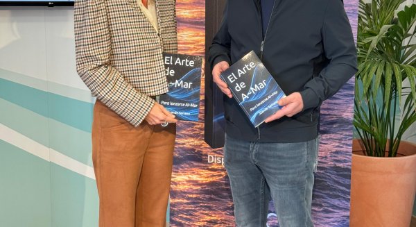 Mijas impulsa las relaciones sanas entre los jóvenes con una charla del psicólogo Juande Serrano