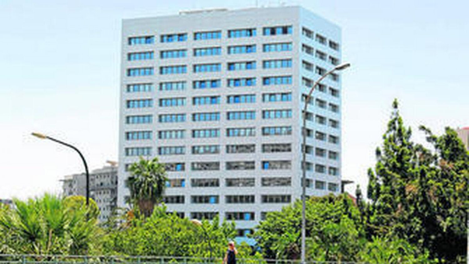 CCOO denuncia el grave deterioro del Edificio de Usos Múltiples de la Junta 