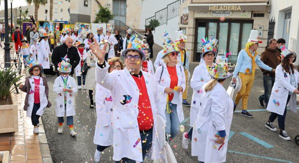 Torrox da el pistoletazo de salida al Carnaval 2026 con su gran gala en el Teatro Villa de Torrox