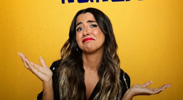 La humorista Alma La Forte presenta su monólogo ‘Estoy como nunca’ en el Auditorio de Estepona
