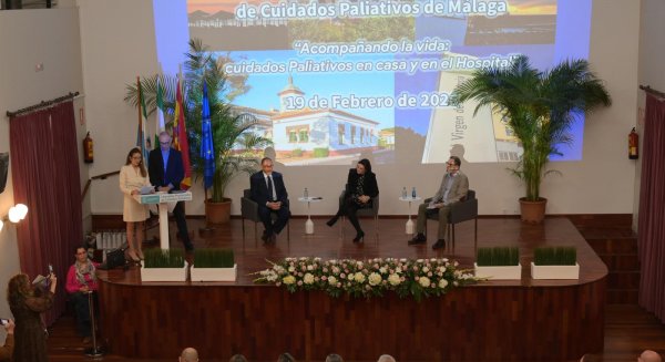 El Hospital Clínico aborda en Torremolinos la atención integral en cuidados paliativos
