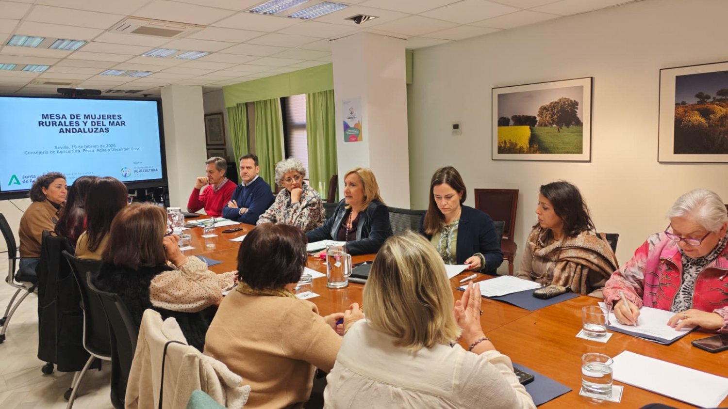 Andalucía constituye la Mesa de Mujeres Rurales y del Mar que garantizará la participación activa del colectivo
