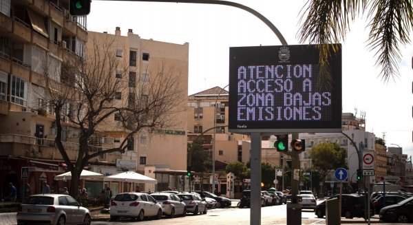 Torremolinos modifica la ZBE para que ningún coche empadronado en la ciudad sea multado