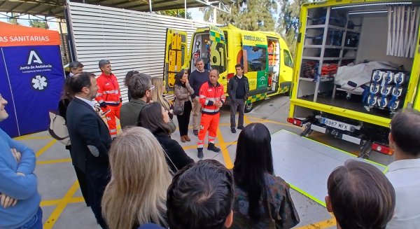 El 061 de Andalucía muestra su modelo de gestión de emergencias a alumnos de alta dirección de salud de San Telmo