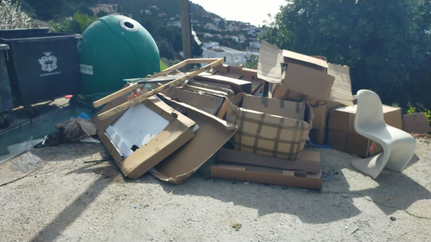 Mijas intensifica la vigilancia contra los vertidos ilegales con multas que pueden alcanzar los 3.000 euros