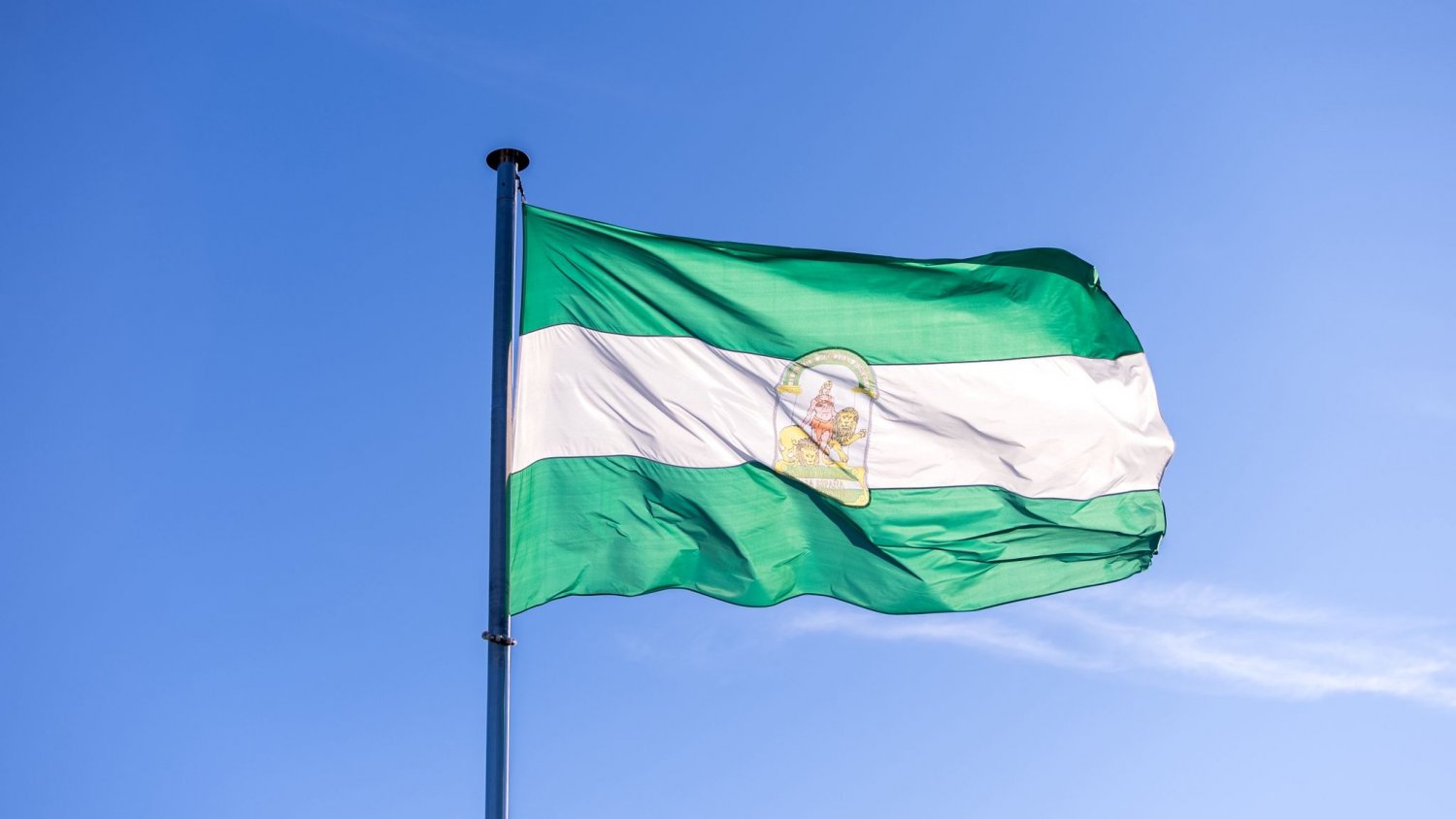 La Junta otorga la Bandera de Andalucía de las Humanidades y las Letras al Ilustre Colegio de Abogados de Málaga