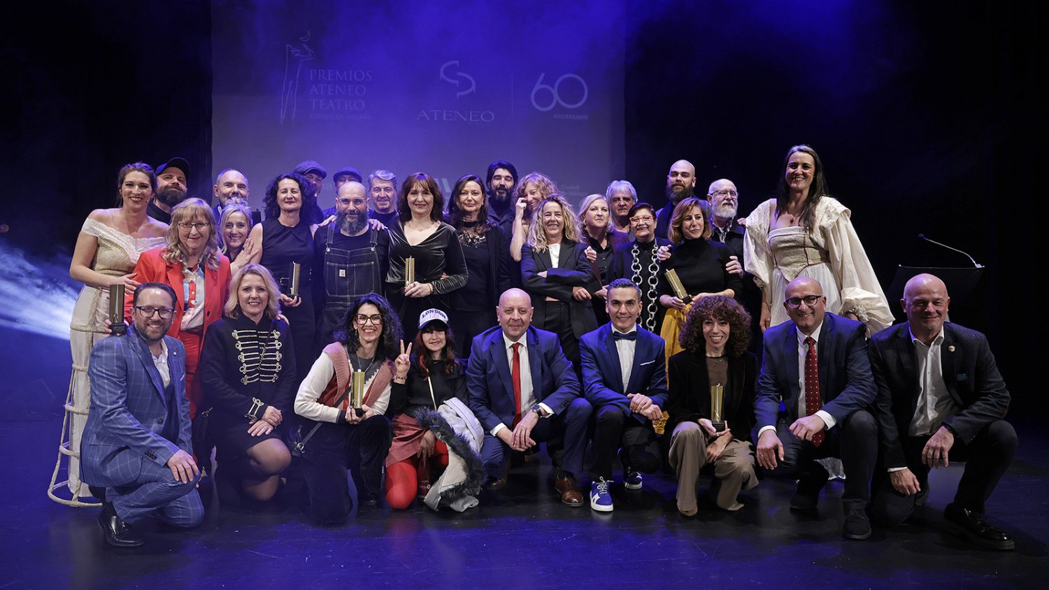 El Ateneo de Málaga celebra la IX edición de los Premios Ateneo Teatro con la entrega de sus emblemáticas estatuillas de Leslie Sánchez