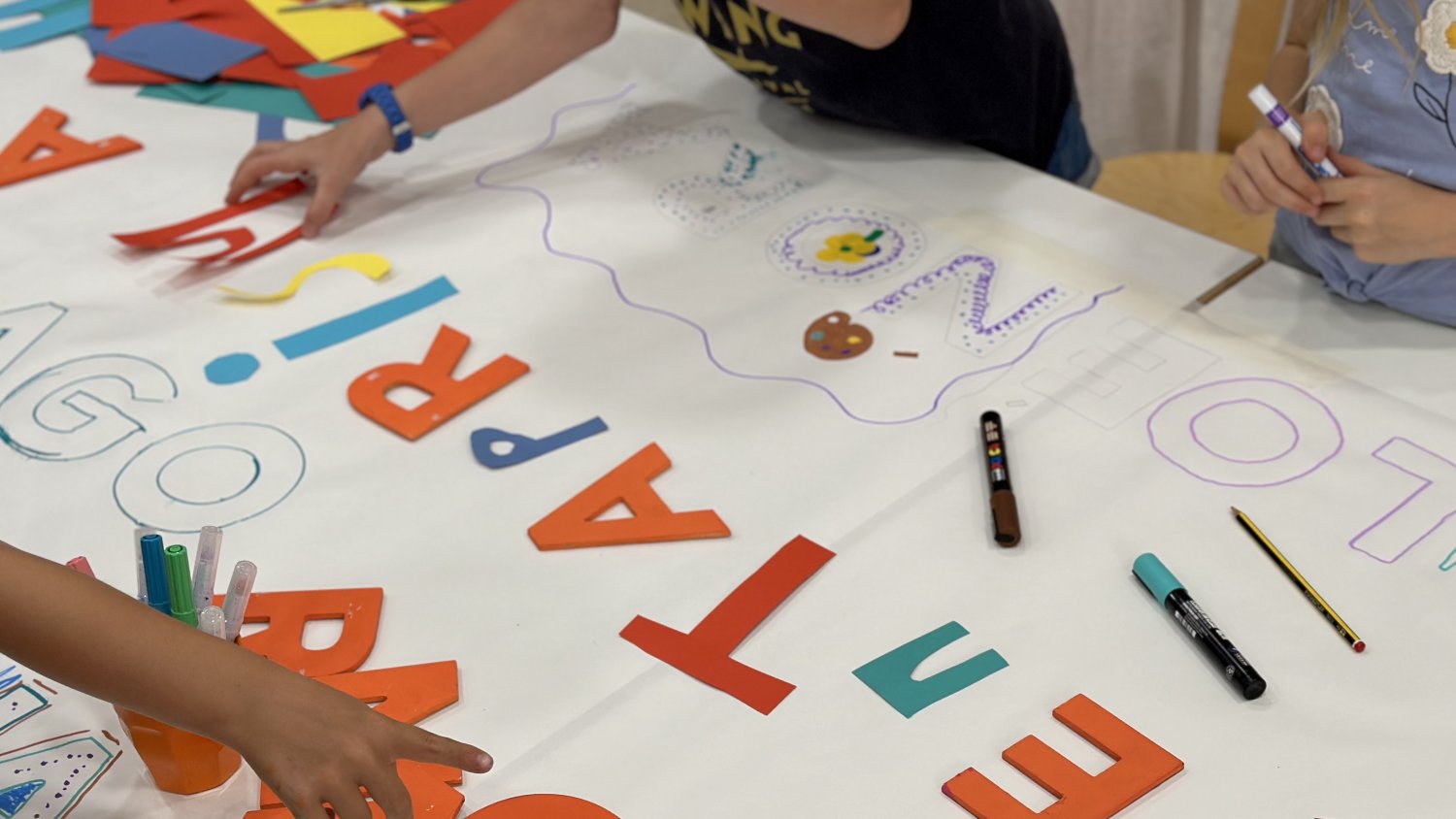 El Museo Picasso Málaga organiza un taller familiar sobre arte conceptual inspirado en Elena Asins