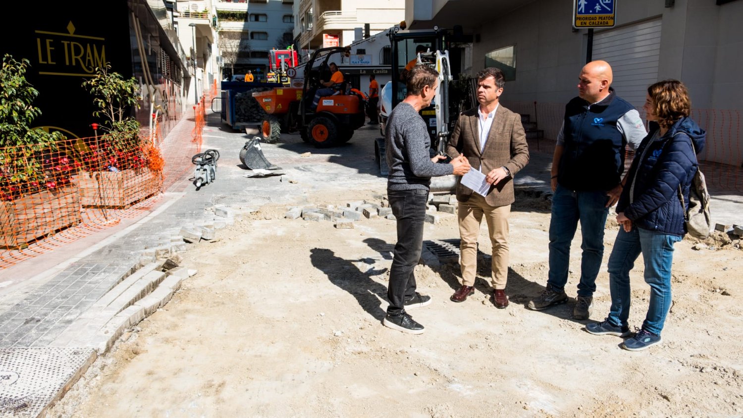 Marbella renueva el pavimento de la calle Padre José Vera para reforzar la seguridad frente al tráfico intenso