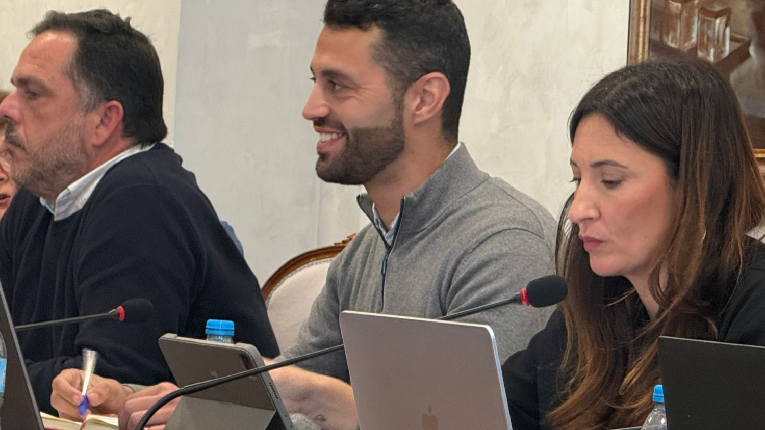 El PSOE de Torrox refleja que el PP tiene retrasos en los pagos y una gestión económica que perjudica al tejido empresarial 