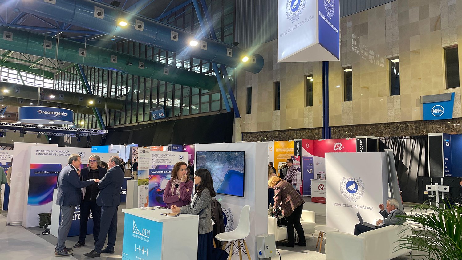 La UMA exhibe su potencial tecnológico en Transfiere 2026 con más de 160 investigadores y prototipos de vanguardia