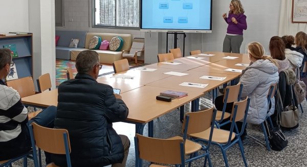 Rincón de la Victoria desarrolla su programación formativa dirigida a familias enfocado en la prevención y la comunicación