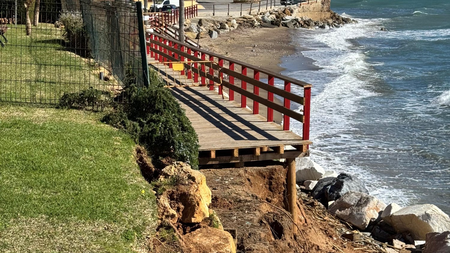 Mijas inicia la próxima semana la reconstrucción de emergencia de la Senda Litoral tras los destrozos de los temporales