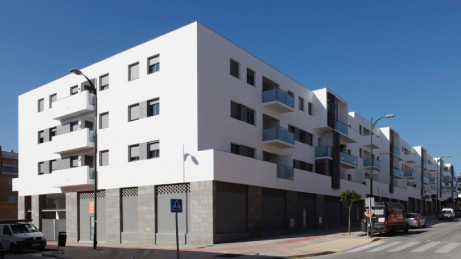 Málaga inicia los trámites para incorporar al parque de vivienda municipal 75 residencias en la barriada de Soliva