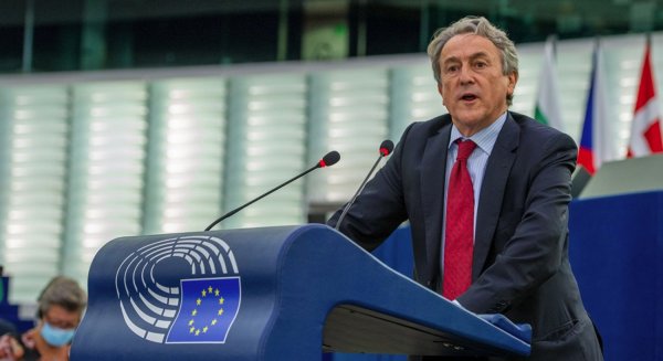 Hermann Tertsch: 'La estructura de la Unión Europea es un freno al desarrollo y un proyecto socialista e intervencionista'