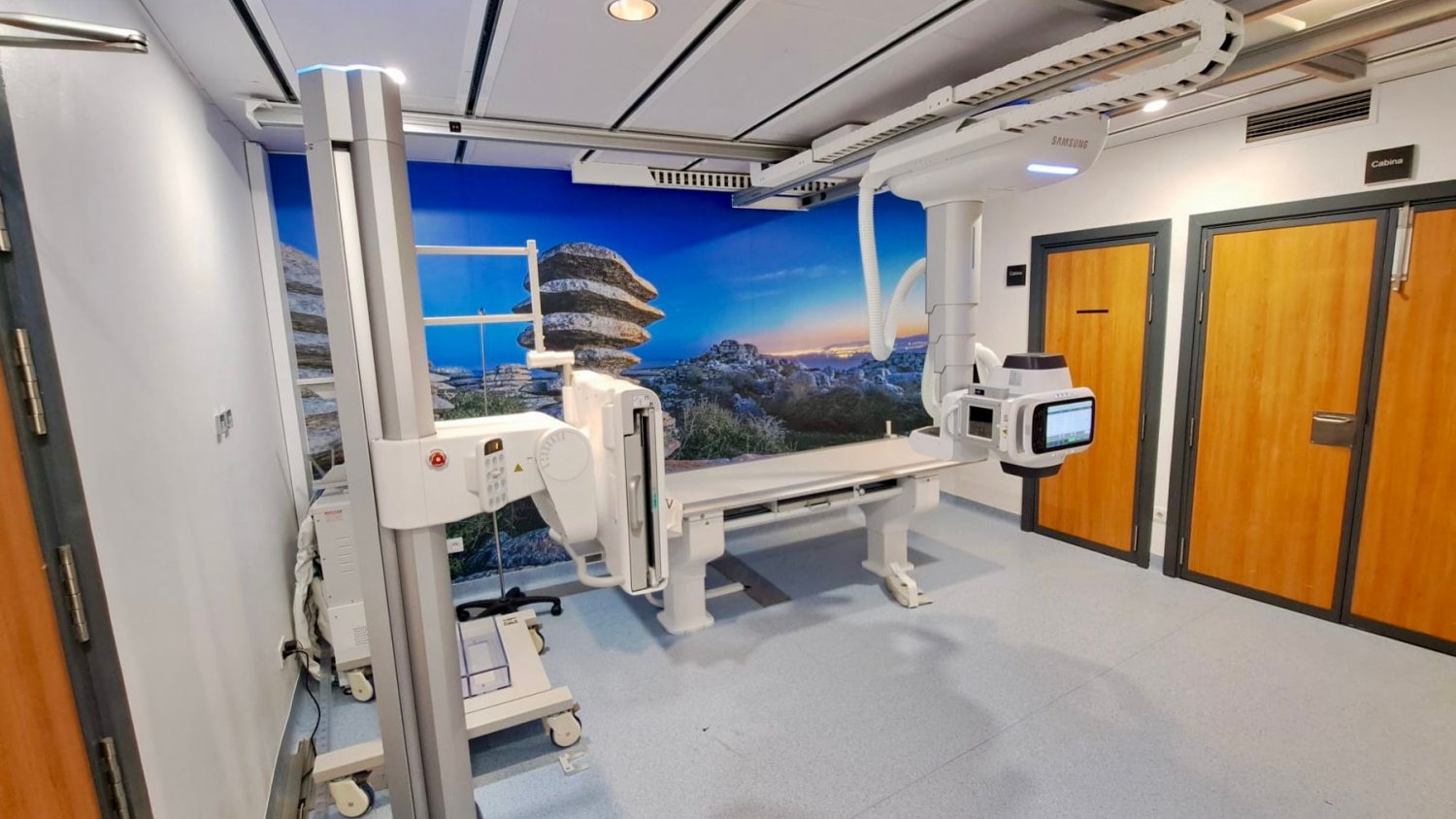 El Hospital de Antequera estrena un sistema de radiología robotizado y un ecógrafo de alta gama