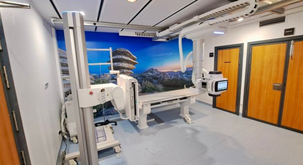 El Hospital de Antequera estrena un sistema de radiología robotizado y un ecógrafo de alta gama