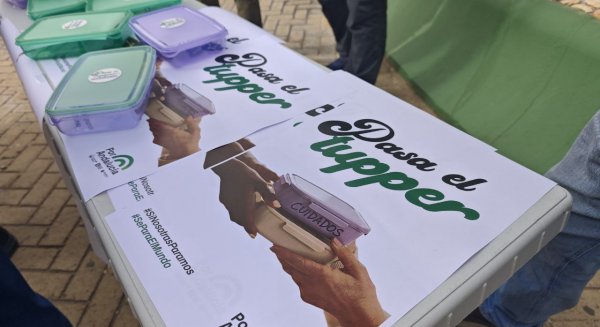 IU y Por Andalucía presentan en Málaga 'Pasa el tupper' para exigir a las instituciones un reparto justo de los cuidados