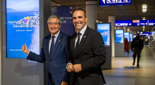 Rincón de la Victoria despliega en Berlín una campaña digital de 111 pantallas gigantes durante la feria ITB