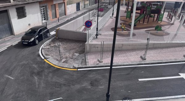 Mijas abre al tráfico los viales y la plaza del nuevo aparcamiento de Los Santos en Las Lagunas