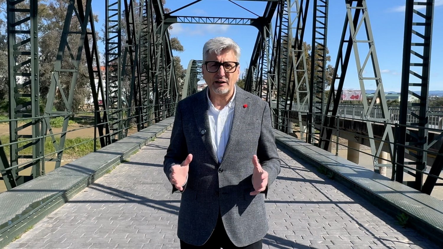 El PSOE de Málaga acusa a Moreno Bonilla de apoyar la 'guerra ilegal de Trump' junto a Abascal y Feijóo