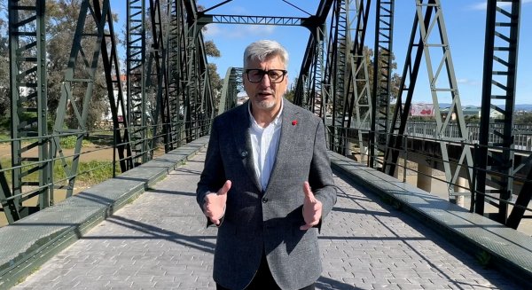 El PSOE de Málaga acusa a Moreno Bonilla de apoyar la 'guerra ilegal de Trump' junto a Abascal y Feijóo