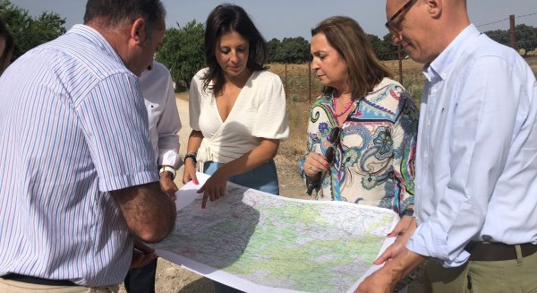 Ana Corredera y la alcaldesa de Ronda supervisan las obras de la vía pecuaria