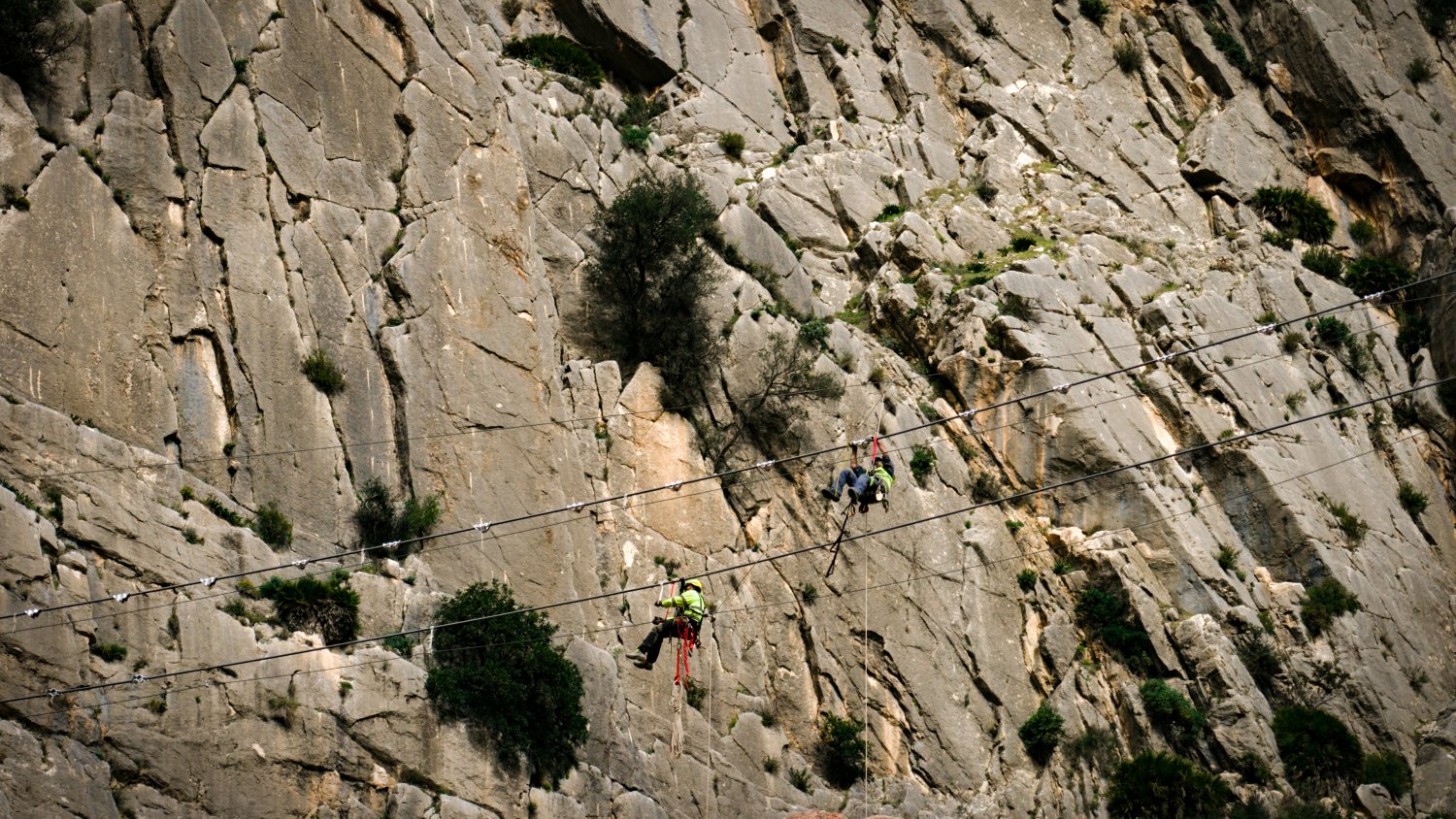 Avanza la instalación del nuevo puente colgante del Caminito del Rey, que será el más largo de España con 110 metros