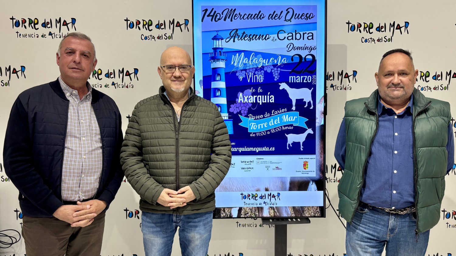 Torre del Mar acoge la XIV edición del Mercado de Queso Artesano de Cabra Malagueña y Vino de la Axarquía