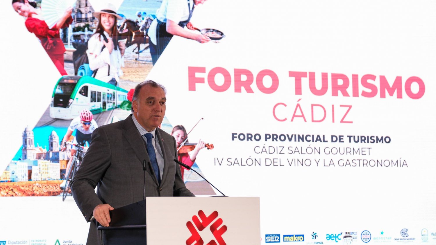 La Junta de Andalucía destaca el impulso del Aeropuerto de Jerez en el liderazgo turístico de Cádiz