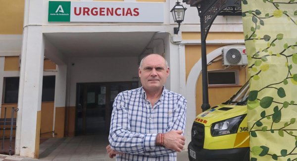 VOX condena en Torrox la agresión sufrida a un médico golpeado con una muleta en el centro de salud