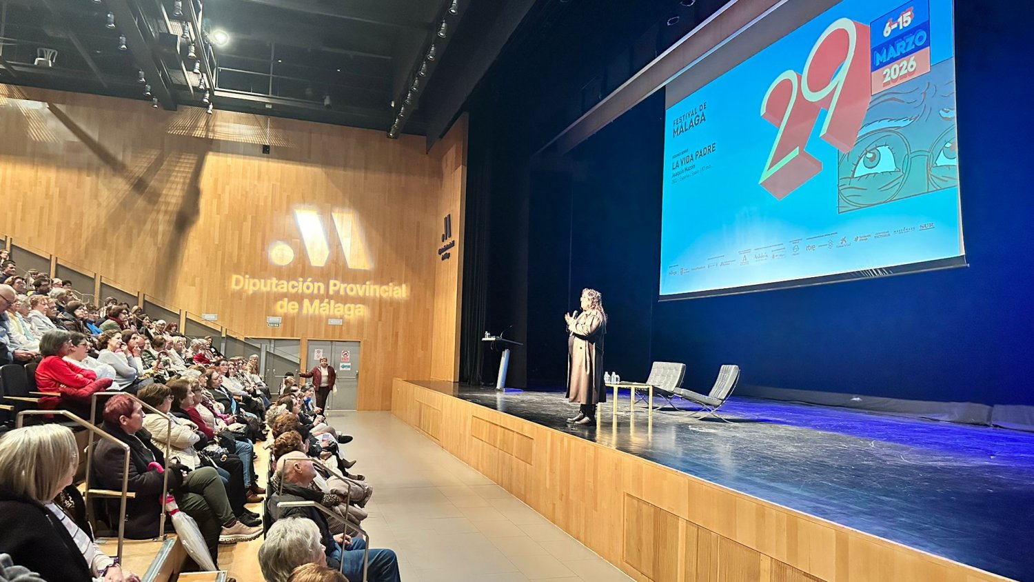 La Diputación de Málaga acerca el cine a 800 personas mayores de la provincia con motivo del Festival de Málaga