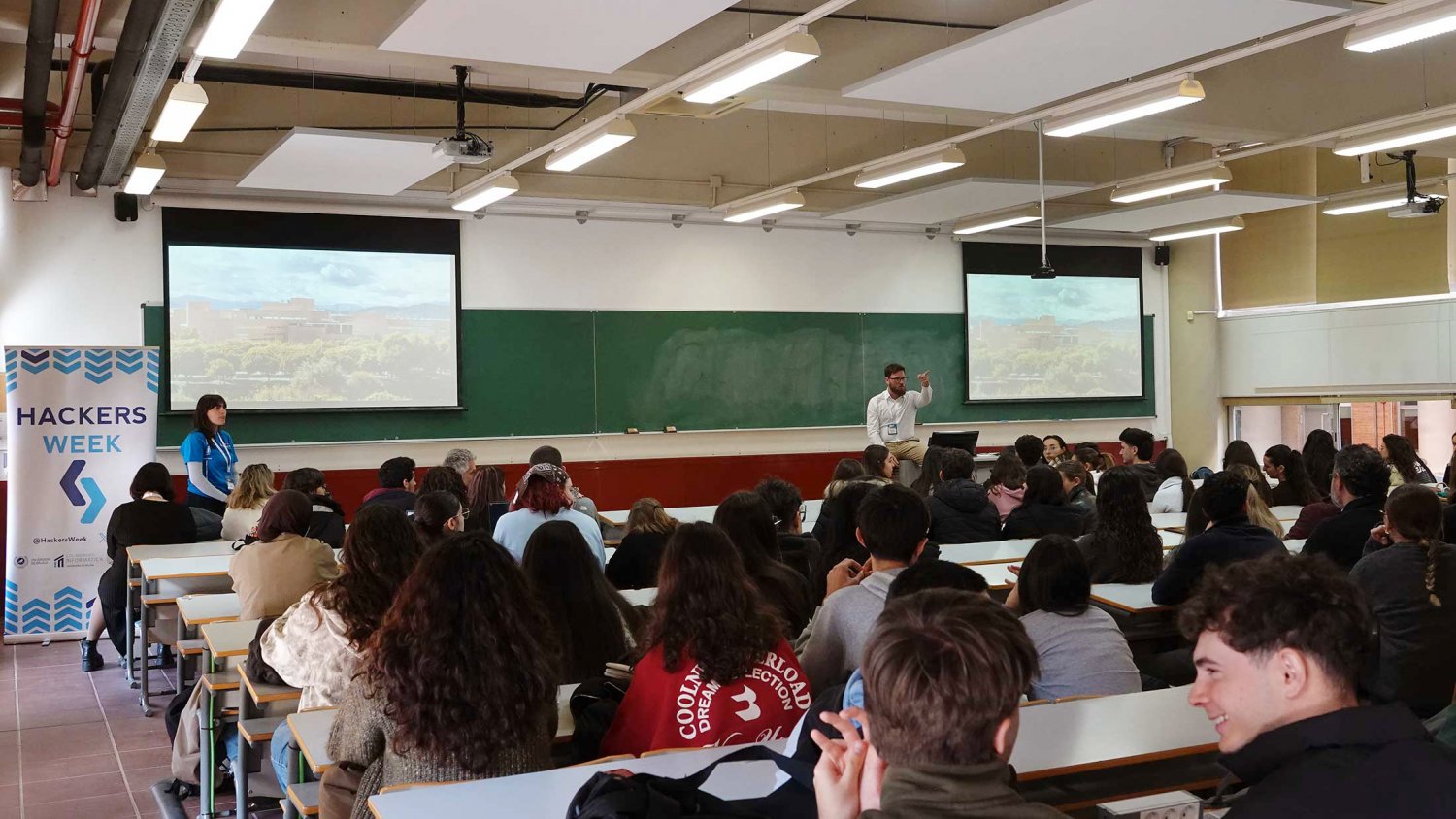 La Escuela Técnica Superior de Ingeniería Informática acoge la Hackersweek con diferentes charlas y actividades