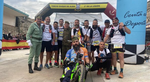 El deportista malagueño Alejandro Navarro completa los 50 kilómetros de la 'Cuna de la Legión' en Ceuta