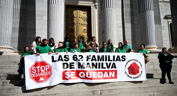 Podemos exige al Gobierno medidas urgentes para evitar el desahucio de 62 familias en Manilva