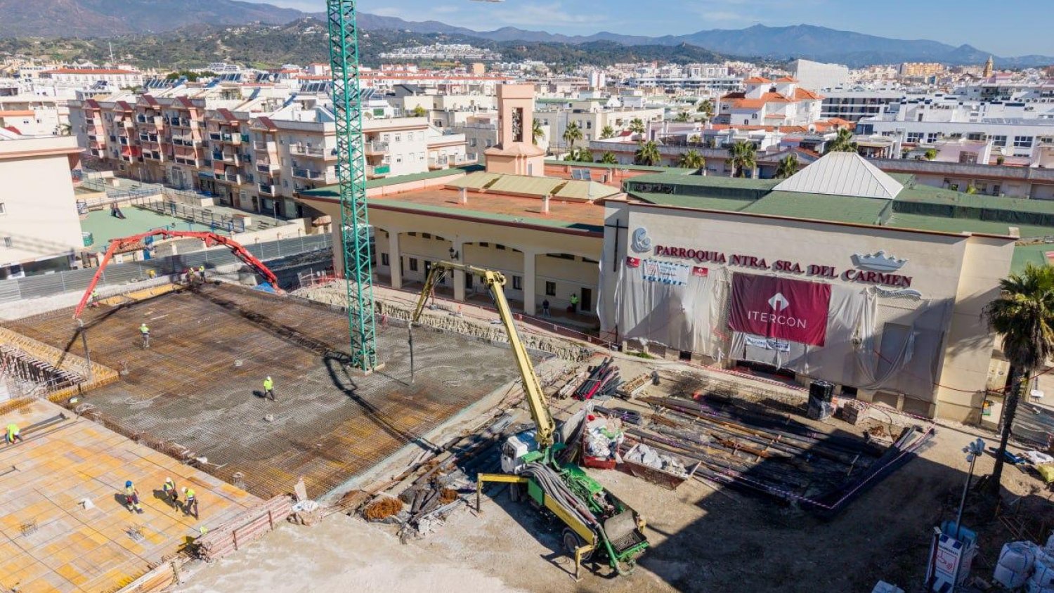 Estepona llega a su recta final la construcción de la estructura del nuevo aparcamiento público en El Carmen