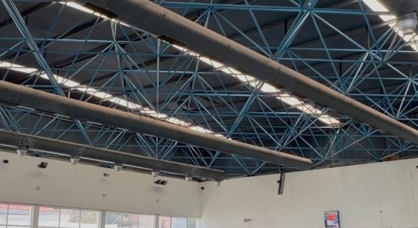 Mijas invertirá 1,2 millones de euros en la reparación de las cubiertas de la piscina y el polideportivo de Las Lagunas