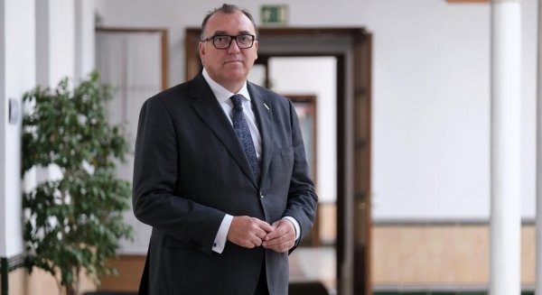 Arturo Bernal defiende el modelo andaluz de control de viviendas turísticas frente al registro estatal de alquileres