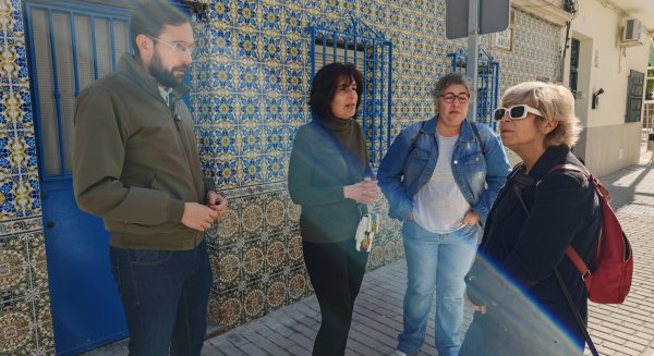 Víctor González denuncia la falta de seguridad tras las obras de reurbanización en las Barracas de Poniente de Torre del Mar