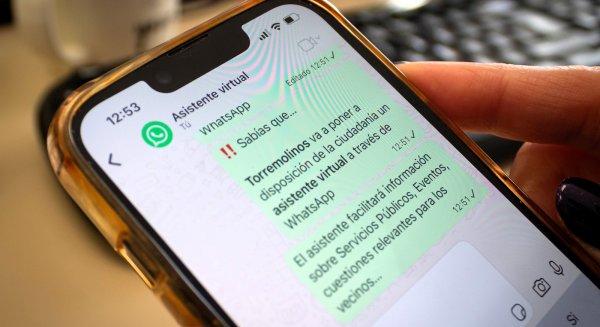 Torremolinos pondrá en marcha un asistente virtual inteligente para atender a ciudadanos y turistas por WhatsApp