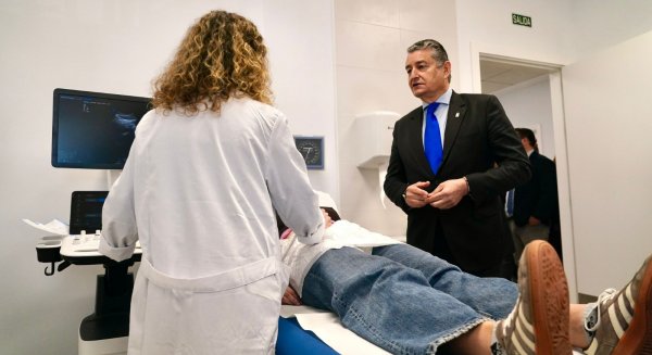 Antonio Sanz inaugura el nuevo centro de salud Nueva Andalucía en Marbella con 19 consultas