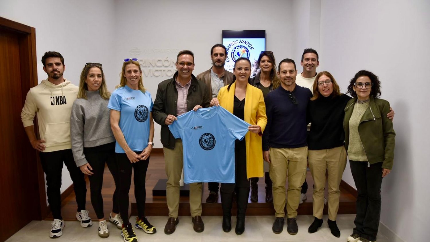 Casi 600 alumnos participarán en la segunda edición de “Convivimos juntos” en las playas de Rincón de la Victoria