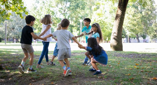 La programación infantil sale a la calle esta primavera con Intrusos, Peneque, Los Makenrou y Museum
