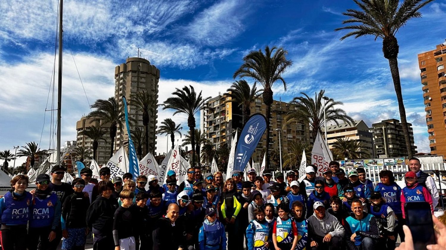 El Puerto de Fuengirola acoge la tercera etapa del Circuito Provincial de Optimist impulsado por la Senda Azul