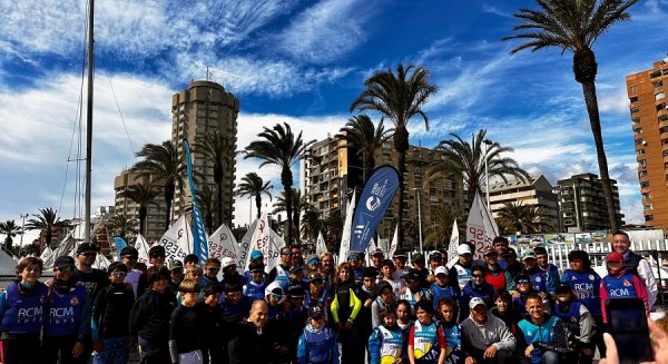 El Puerto de Fuengirola acoge la tercera etapa del Circuito Provincial de Optimist impulsado por la Senda Azul