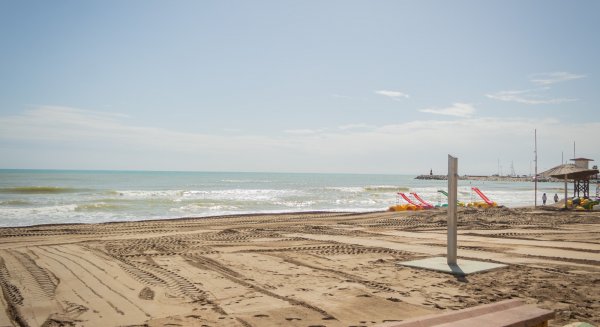 Torremolinos inicia trabajos de emergencia para restablecer sus playas de cara a la Semana Santa