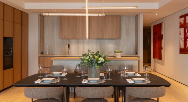 Tyrian Residences presenta su primer piso piloto de lujo frente al mar en Estepona con más de la mitad de sus viviendas vendidas 