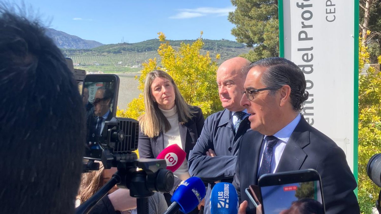 Iniciadas las obras de mejora de cubiertas en el CEP José Rodríguez Galán de Antequera 