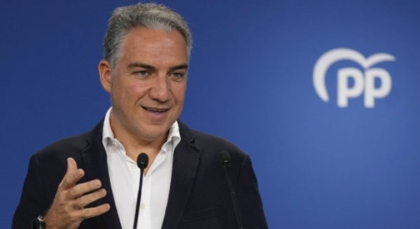 Elías Bendodo denuncia el 'abandono intolerable' del Gobierno tras la cancelación del AVE directo Málaga-Madrid