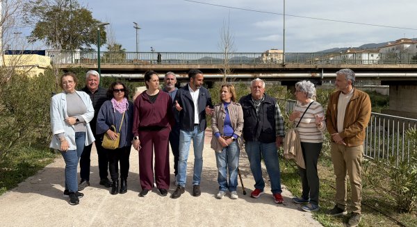 El PSOE denuncia el 'estado deplorable' del Guadalmedina y rechaza los puentes-plaza de De la Torre
